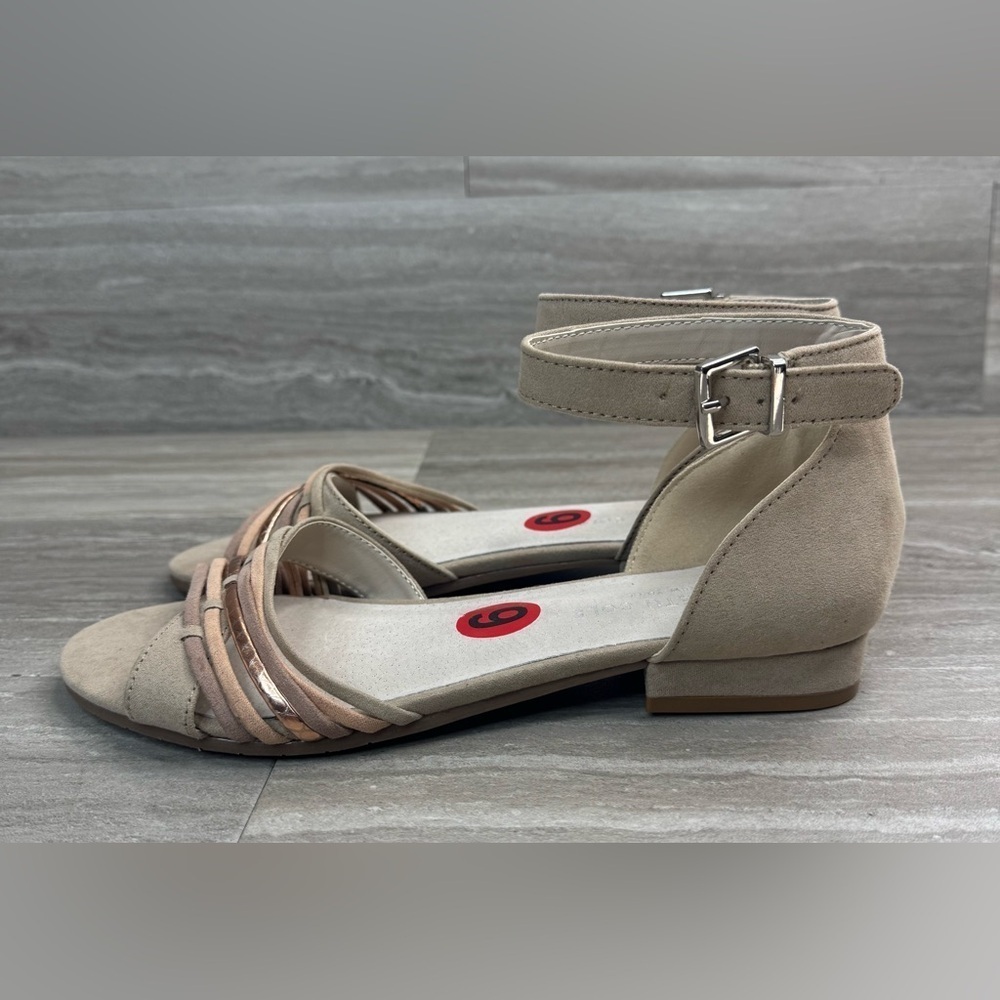 NEW! Kenneth Cole NY Viviana Flat Strappy Sandals Womens Size 6 - Picture 4 of 11